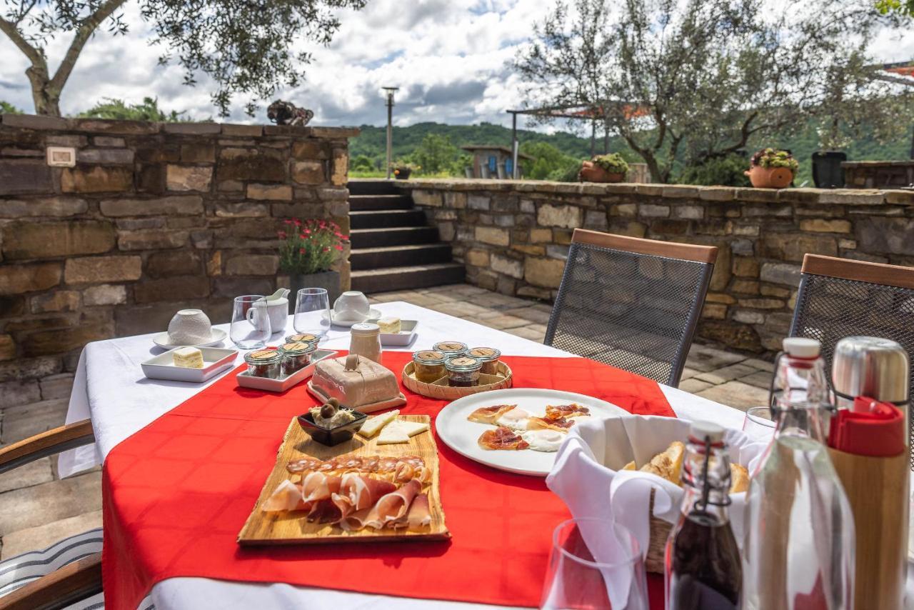 Touristfarm - Apartments "Red Fairytale" Marezige Dış mekan fotoğraf