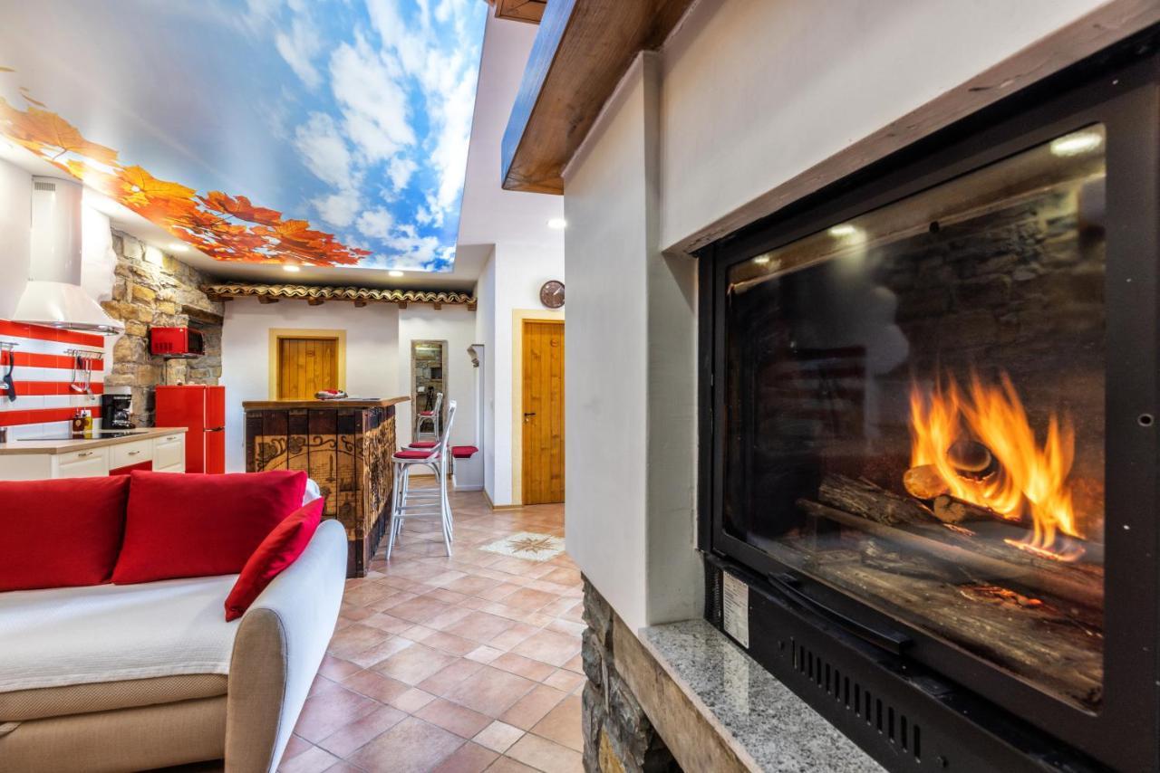 Touristfarm - Apartments "Red Fairytale" Marezige Dış mekan fotoğraf