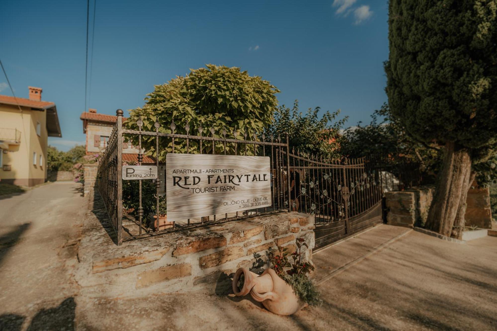 Touristfarm - Apartments "Red Fairytale" Marezige Dış mekan fotoğraf